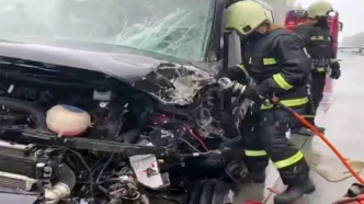 Лобовое ДТП в Борисовском районе: микроавтобус и легковушка