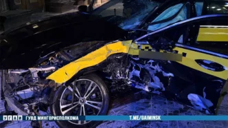 ДТП с Mercedes в центре Минска: вылет с дороги после столкновения